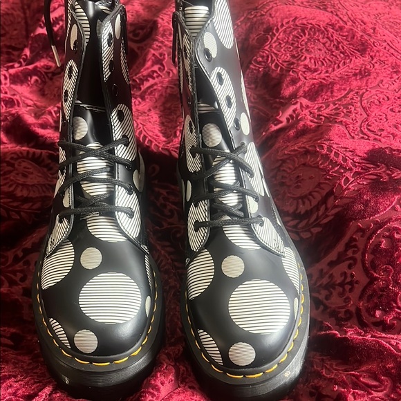 Dr Martens Black and White Polka Dot Boots US women’s 9 - Picture 8 of 8